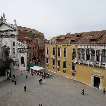 Campo S.stefano アパート *